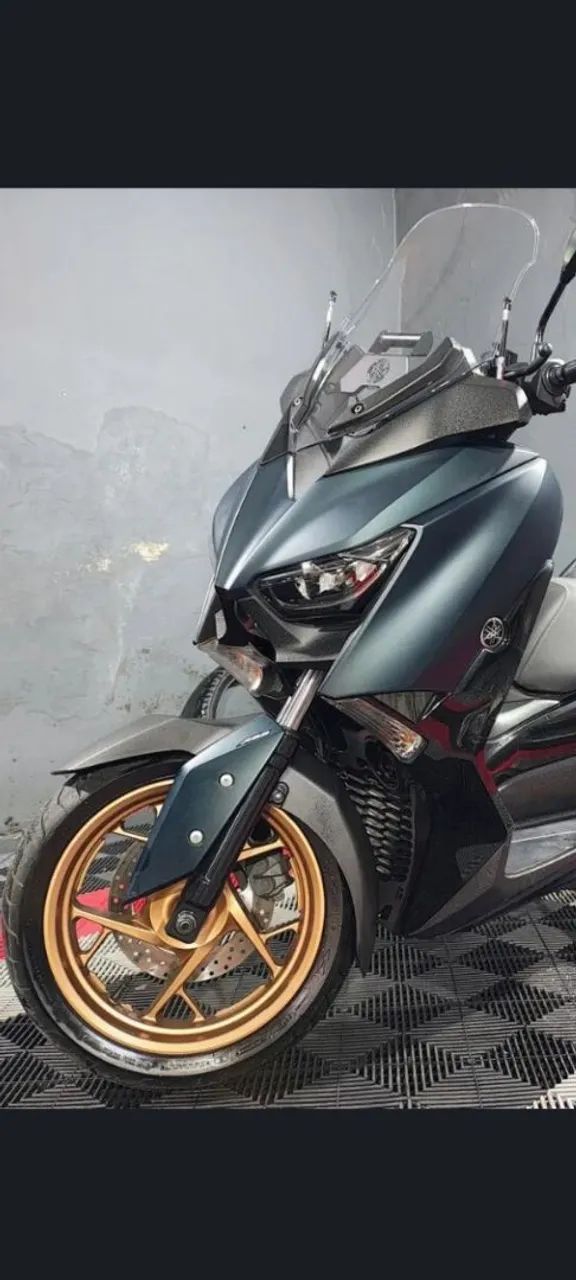 Xmax 2023 com baixa km