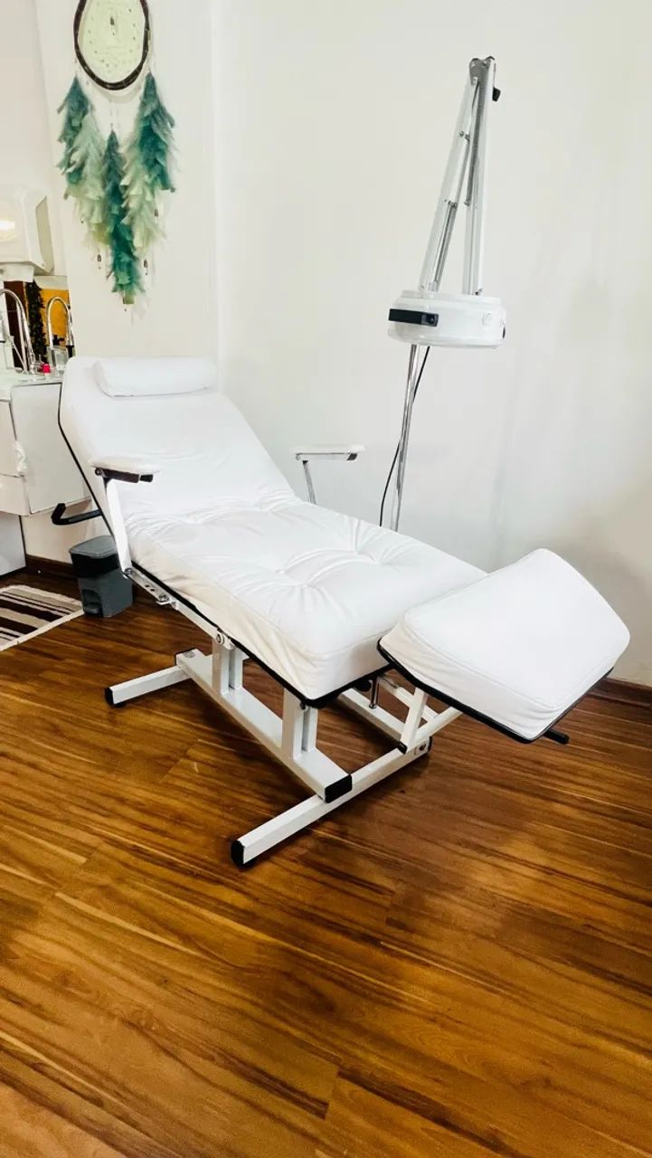 Maca/ cadeira podologia com luminária  - Foto 2