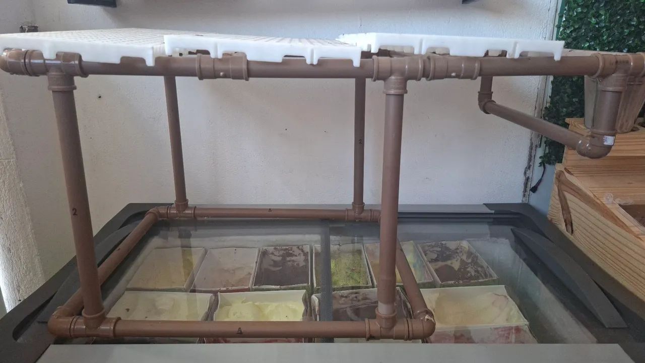 Base de elevação para frezeer 