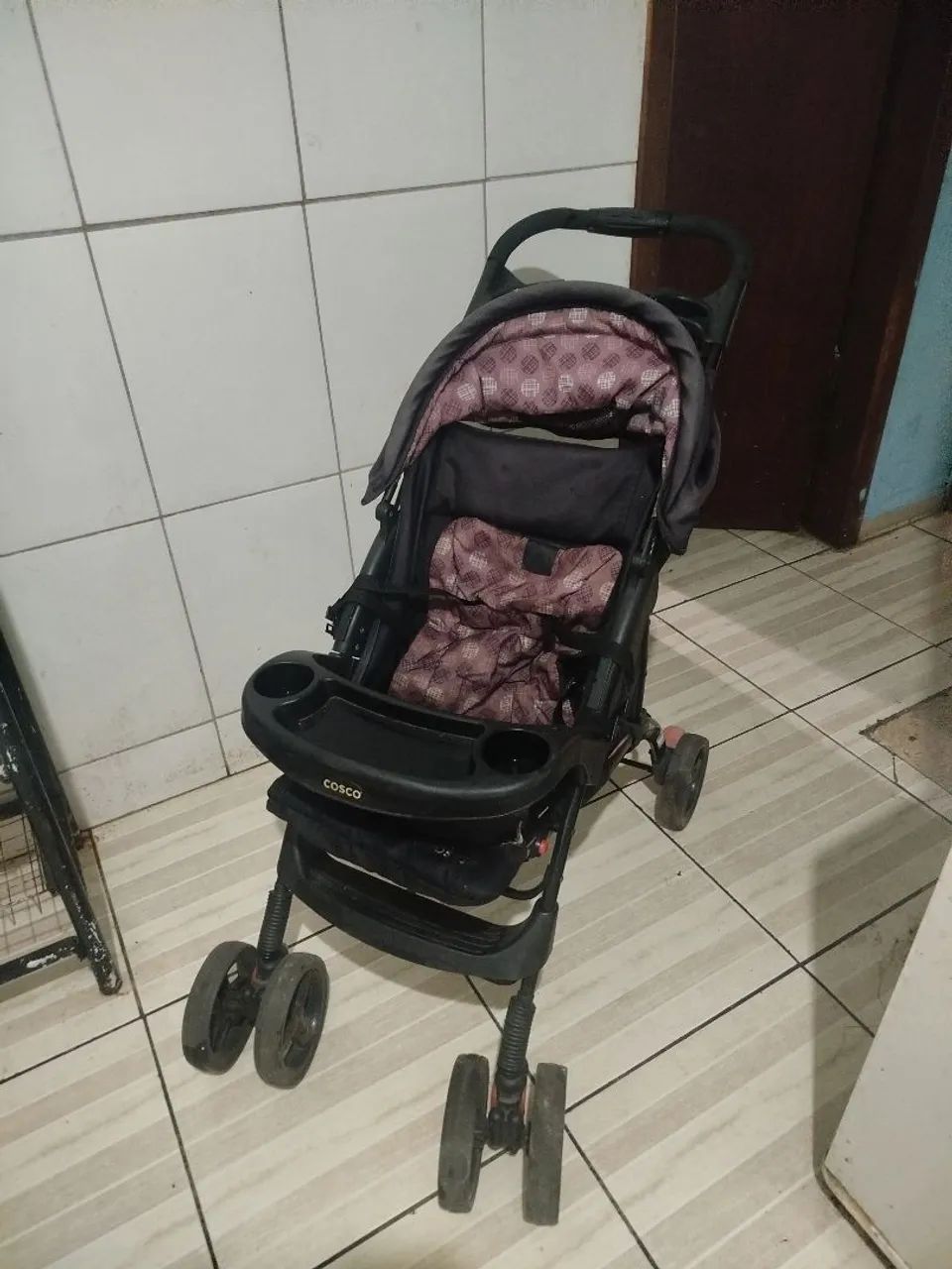 Carrinho de bebê Cosco 