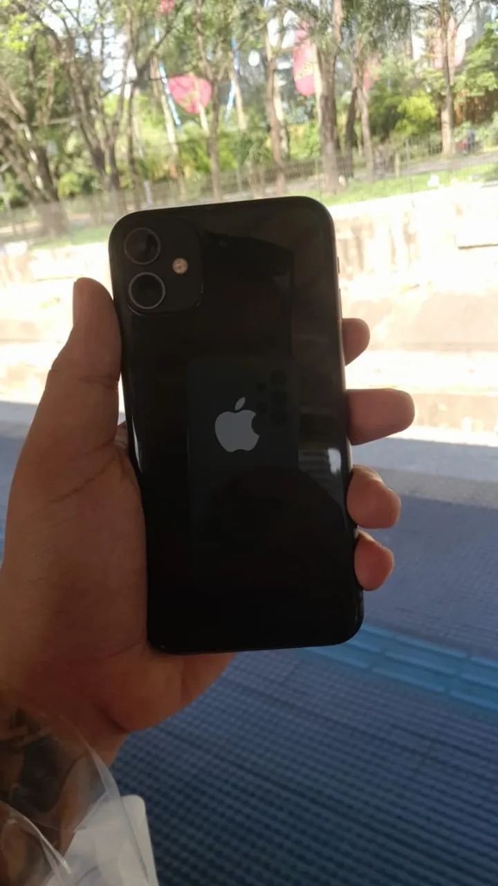 Celular iPhone 11