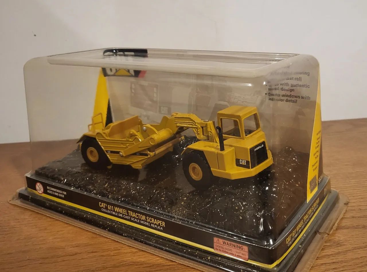 Trator Scraper Cat 611- item de colecionadores 