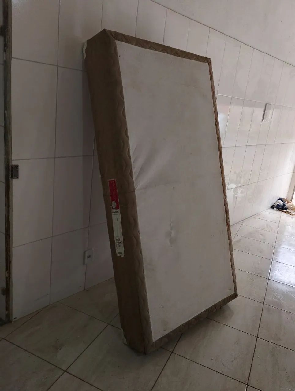 Cama box viúvo ótimo estado funciona perfeitamente  - Foto 3