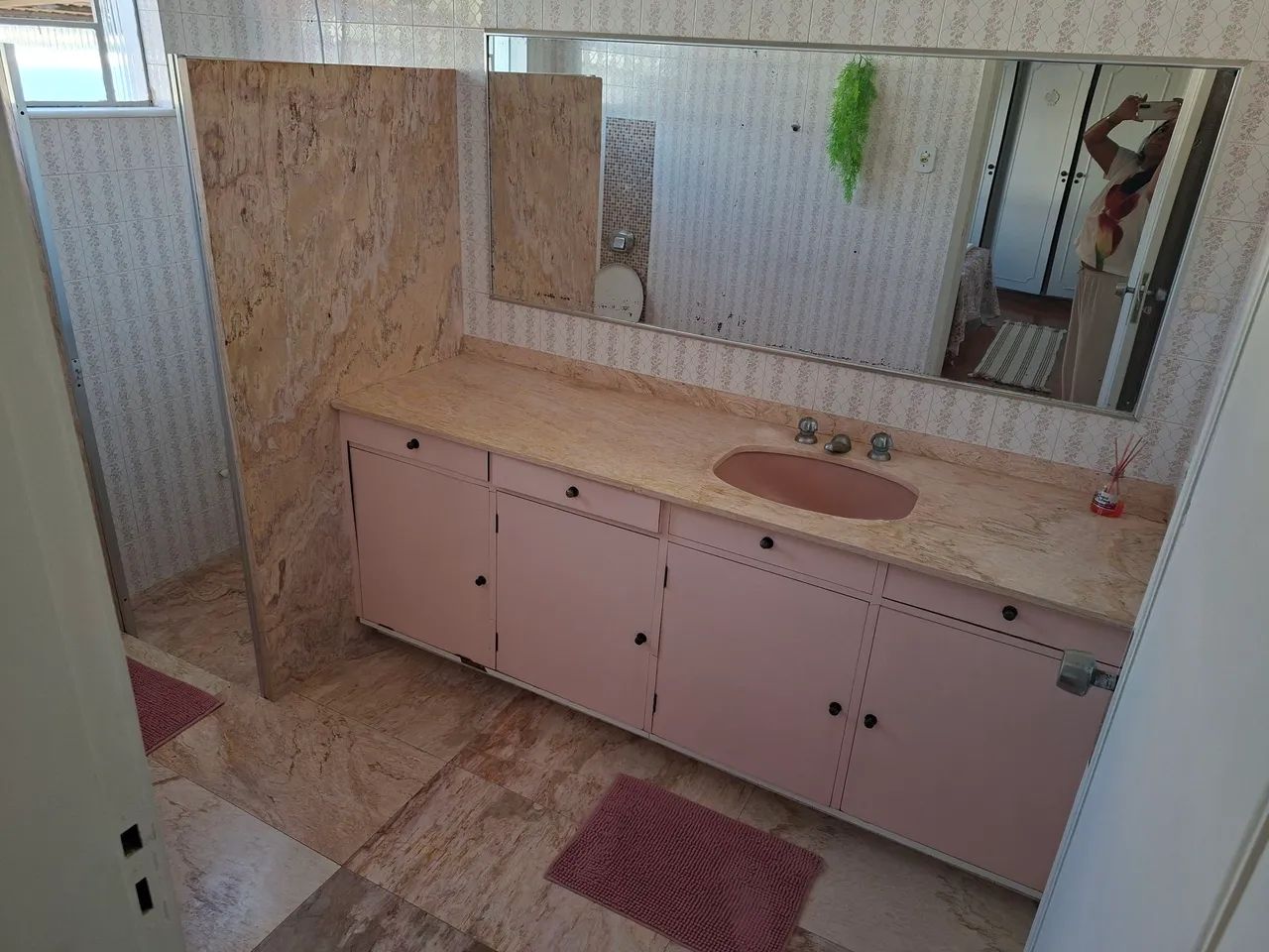 Alugo Quarto/ Suíte Mobiliados - Foto 2
