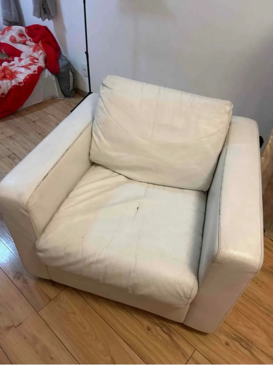 Par de Poltronas de Couro Brancas com Capa Removível - Muito Confortáveis - Foto 5