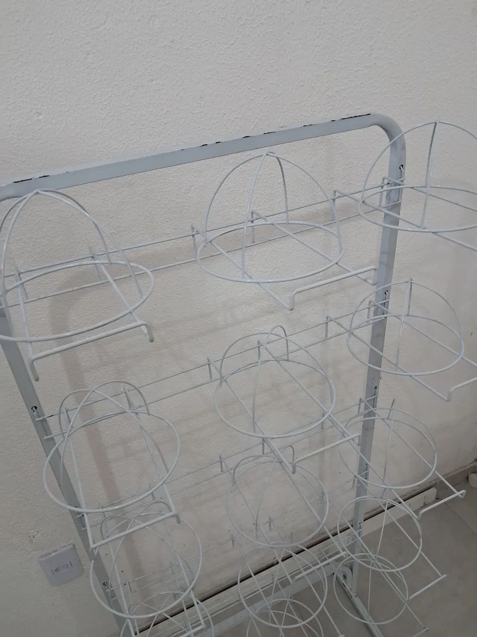 VENDO EXPOSITOR PARA BONÉ ! - Foto 2