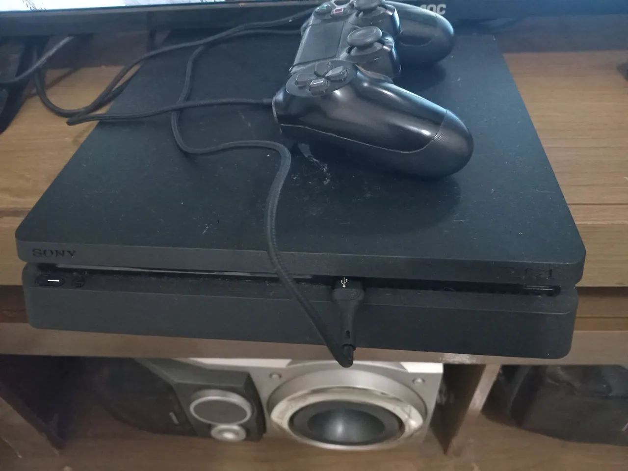 Playstation 4 slim