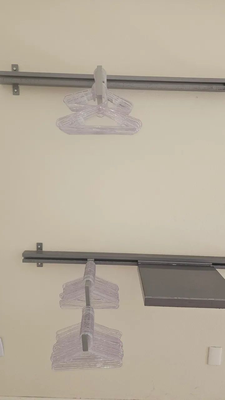 Kit com 50 Cabides Acrílicos Infantis - Transparentes  - Foto 2