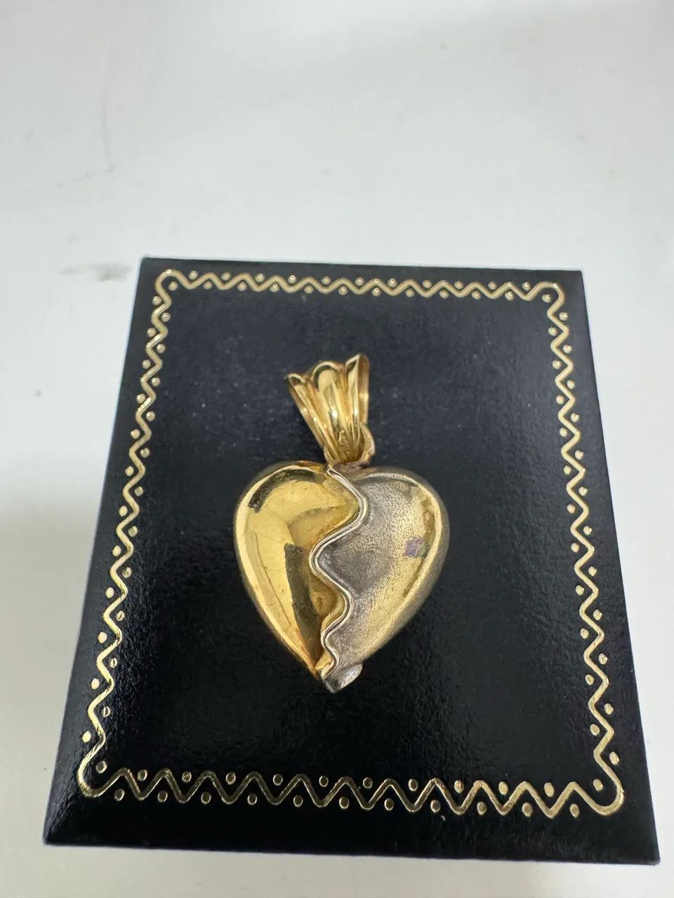 PINGENTE CORAÇÃO OURO 18 K. PESO 2,9 G
