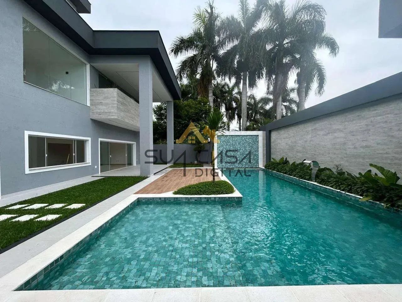 Casa Triplex de Alto Padrão no Santa Mônica Jardins | 5 Suítes e Lazer Completo REF: CA001