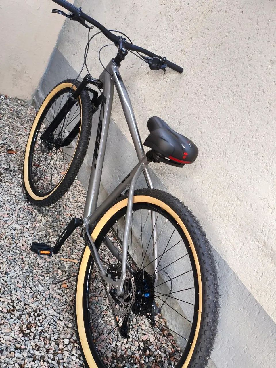 Bicicleta ksw com freio a disco hidráulico e marcha 1x9v