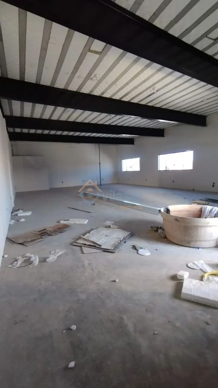 GALPÃO 180M² PRÓXIMO A AV WALDOMIRO LOBO - Foto 2