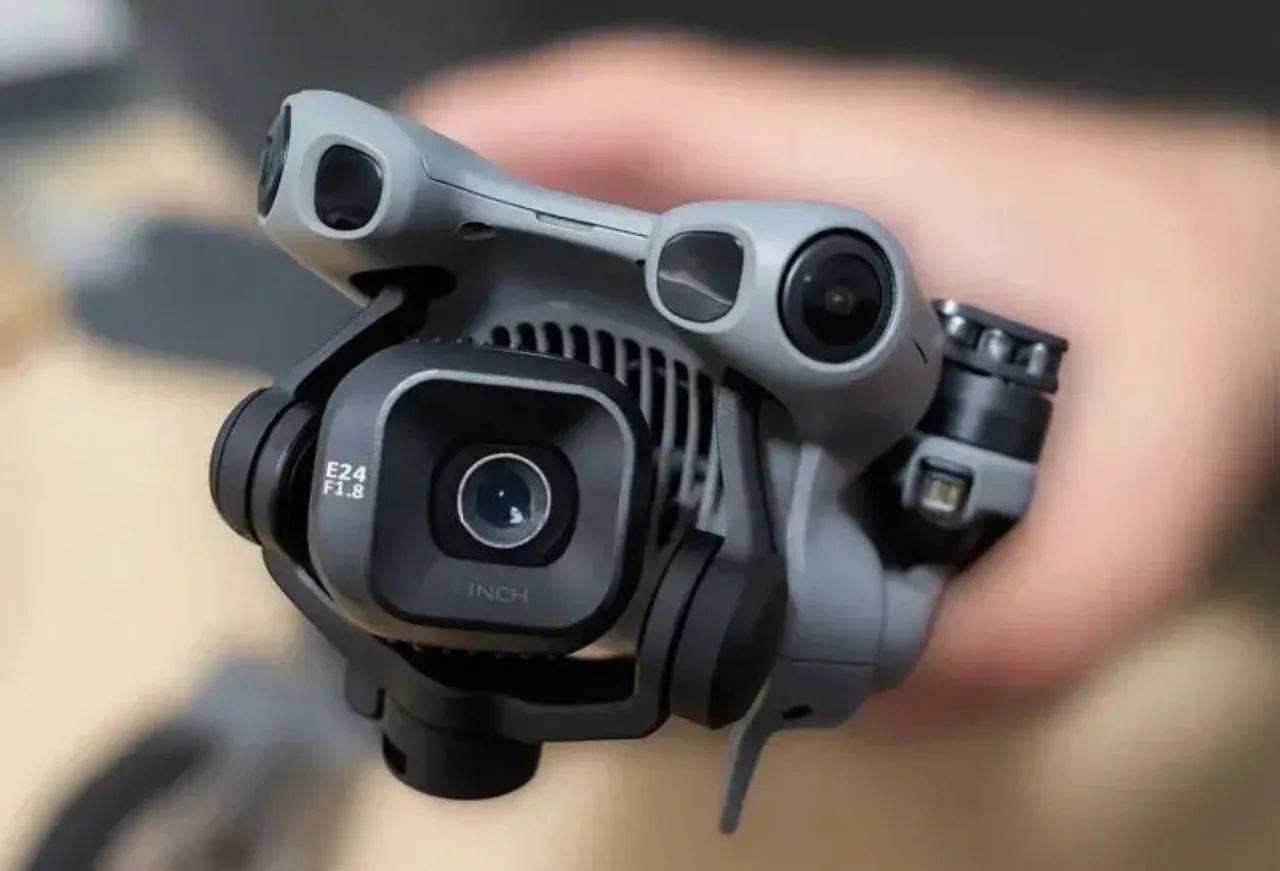 DJI Mini 5 Pro Combo Fly More Plus (3 baterias de 52min) - Foto 2