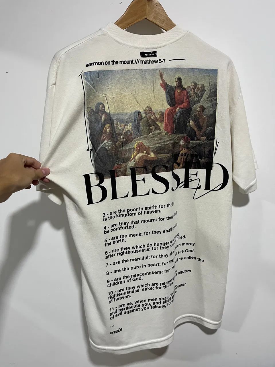 camisa branca emaus