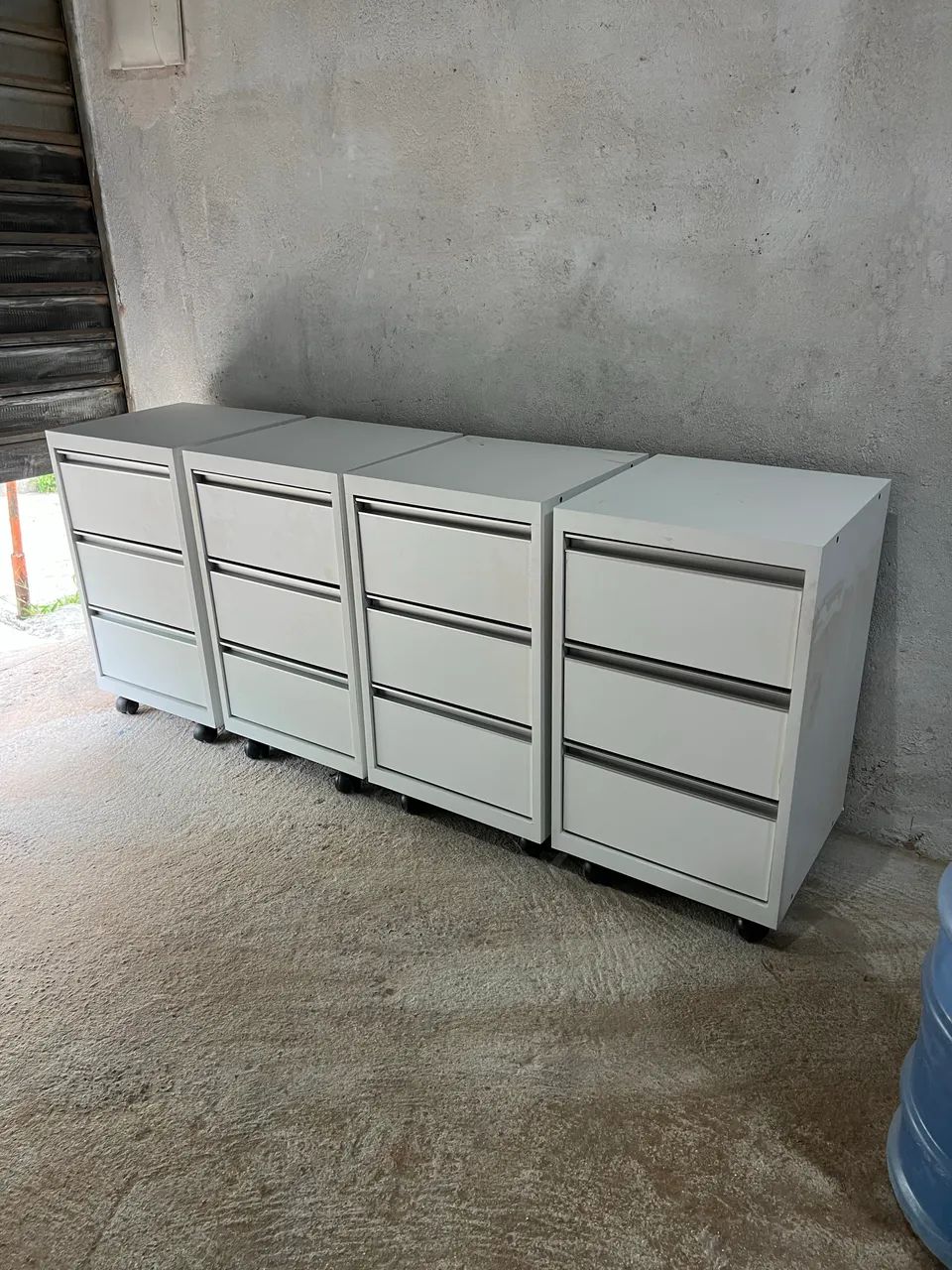 New factory-made drawer cabinets