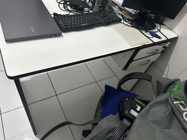 Mesa de computador - Foto 2