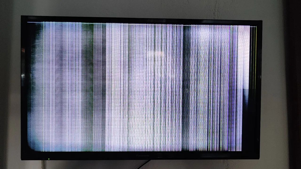 Tv Panasonic smart 21" com defeito  - Foto 3