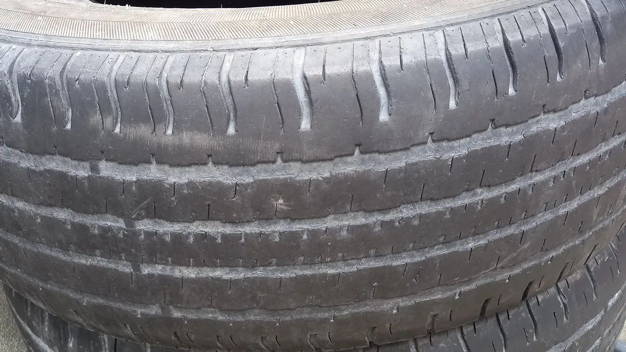 4 pneus usados  - Foto 5