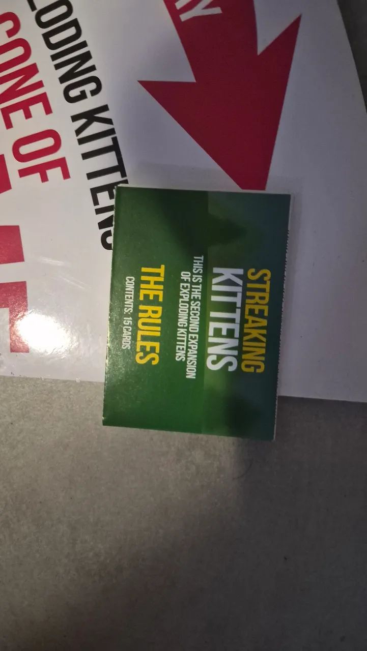 Exploding Kittens Party com 2 expansões em ingles - jogo de cartas - Foto 3