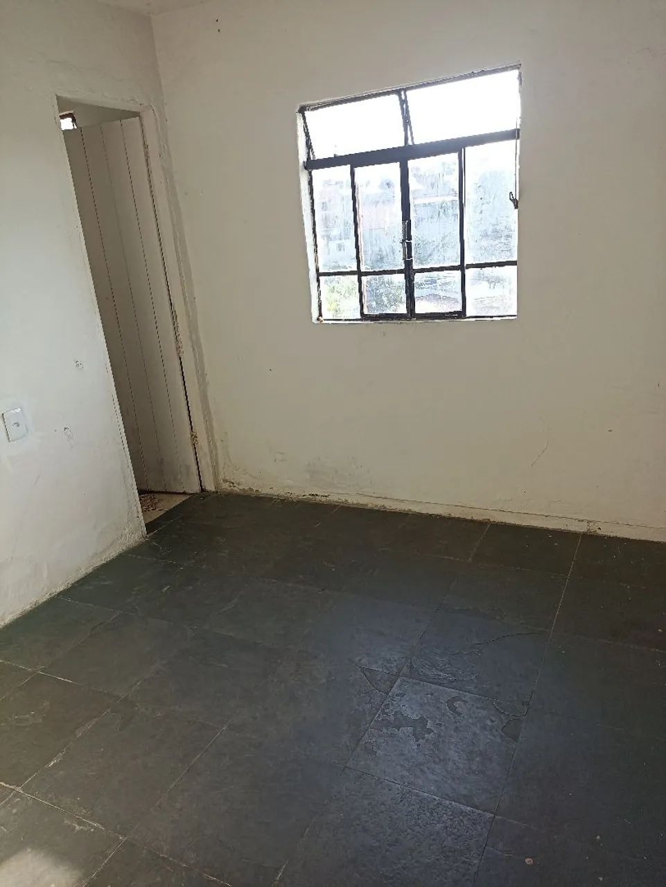Alugo barracão,2 quartos,sala, cozinha, área de tanque  - Foto 3