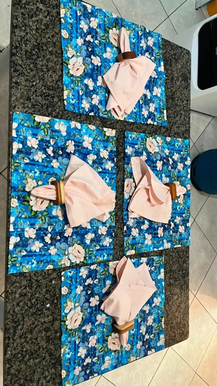 roupa de mesa posta