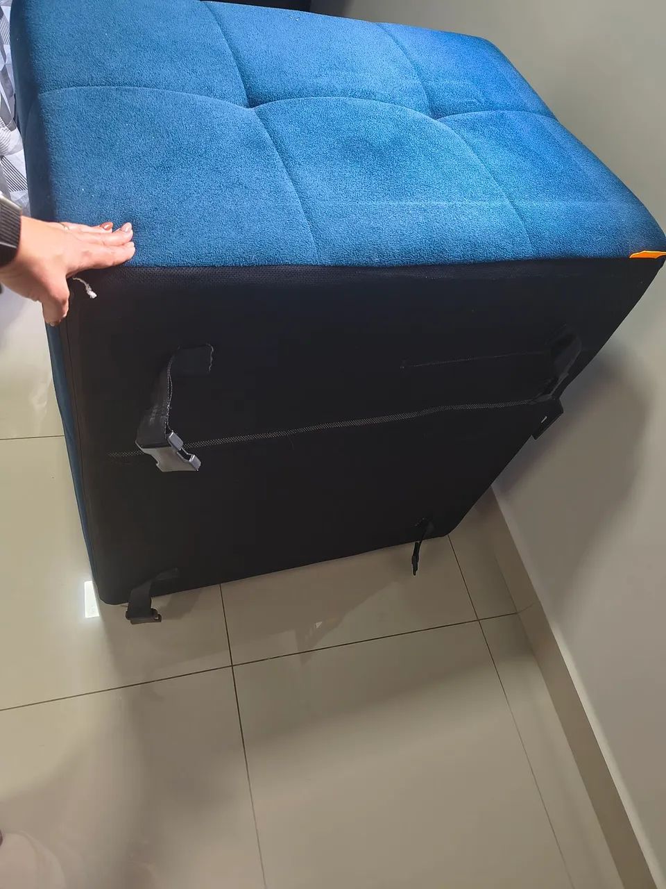 Modulo Poltrona Azul tecido área interna. Em Excelente estado. - Foto 2
