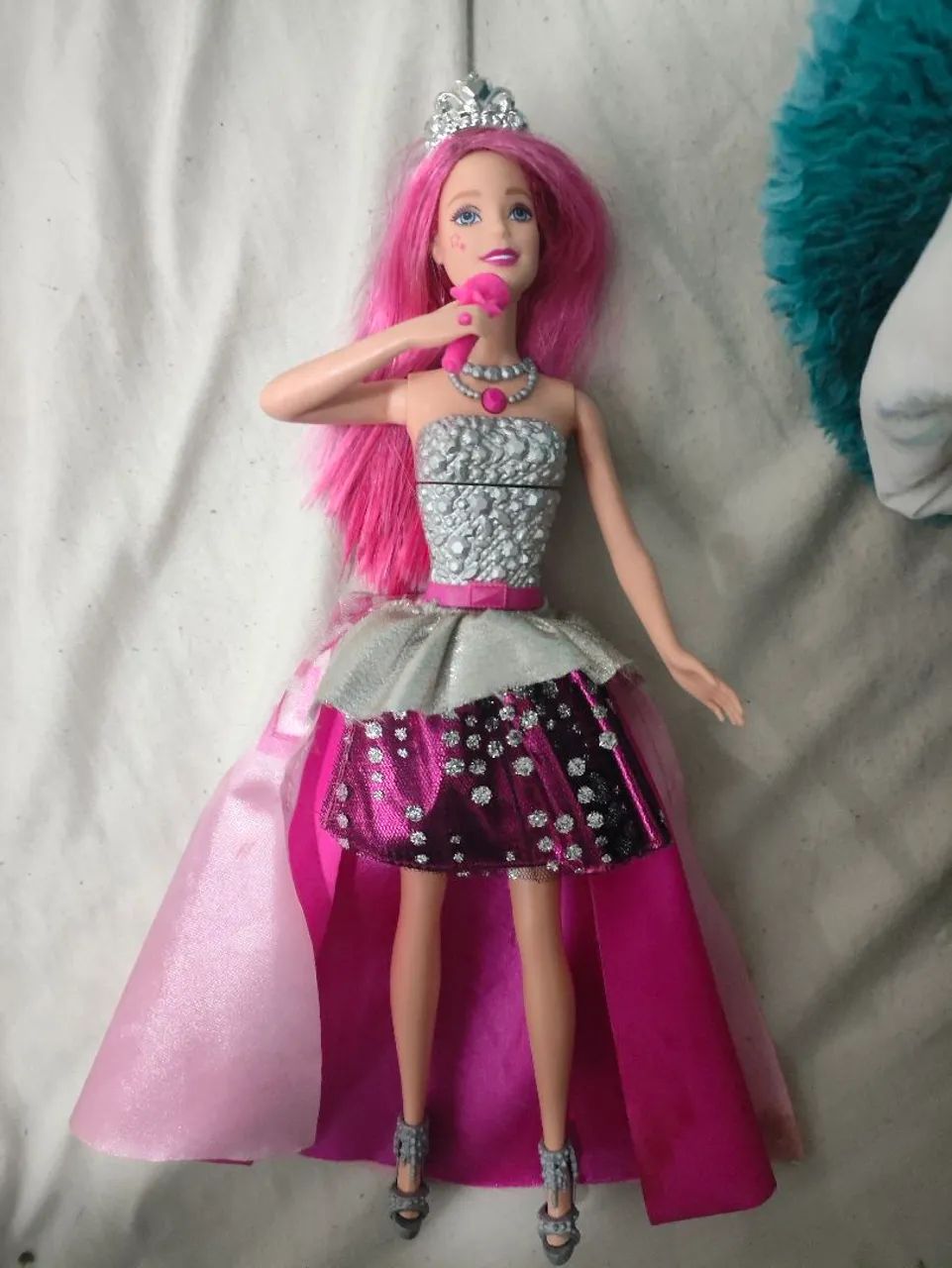 Barbie Rock in Royals com caixa e funcionando  - Foto 4