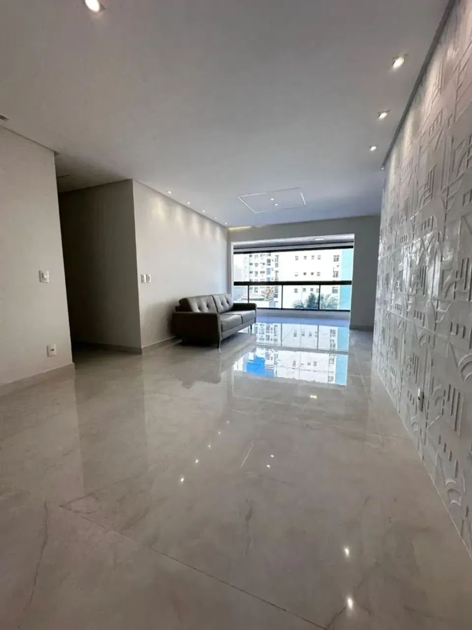 Praia da Costa, 4 quartos, 2 suítes, 2 vagas, 180m²