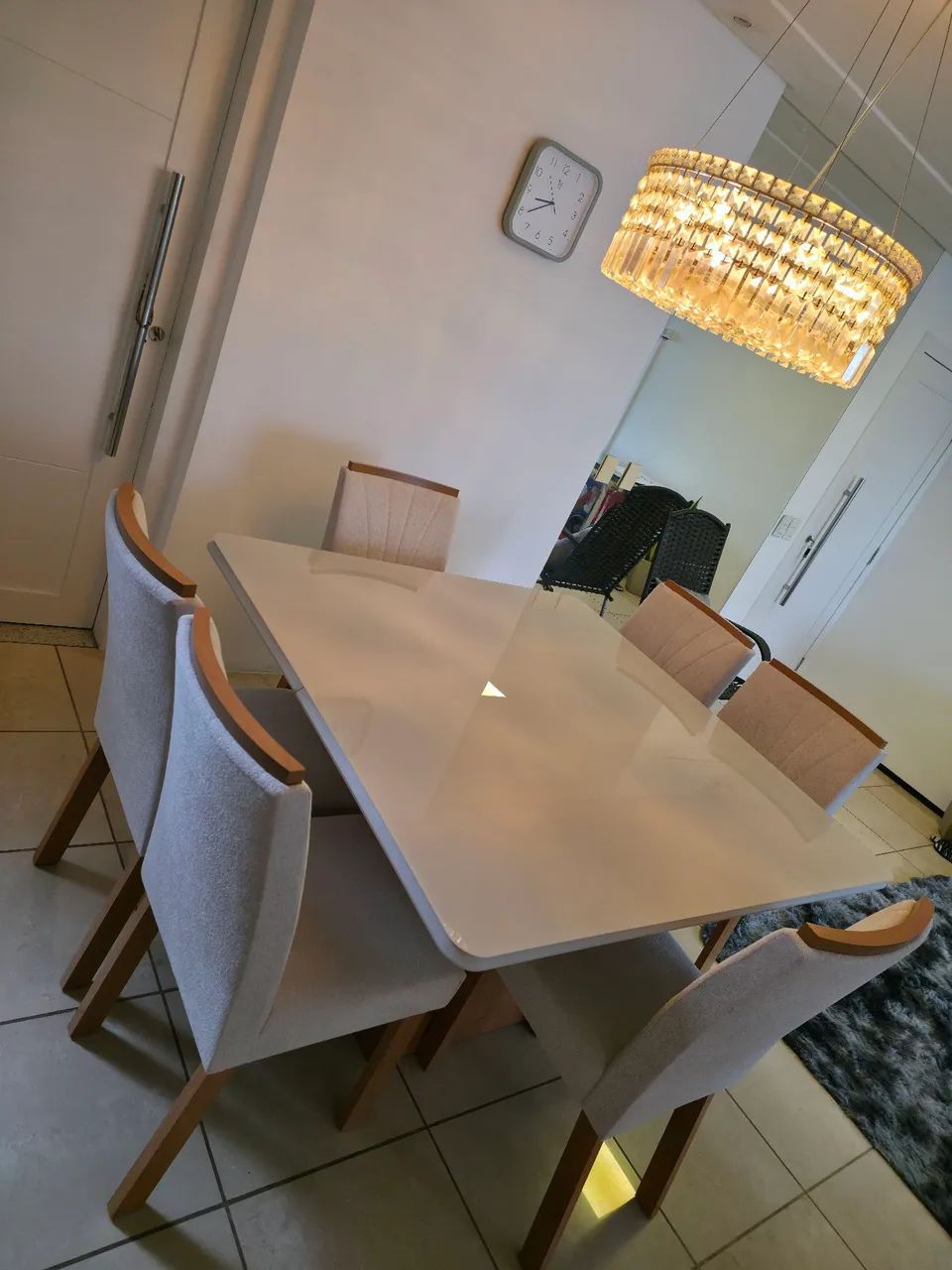 Mesa de jantar + 8 cadeiras 