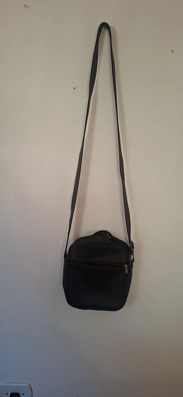 Bolsa tiracolo preta