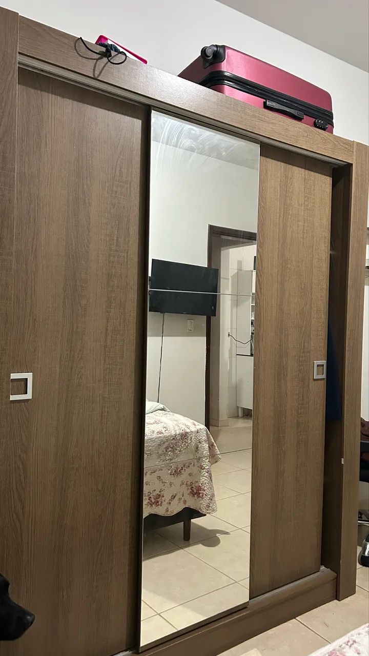 Guarda roupas 3 portas com espelho