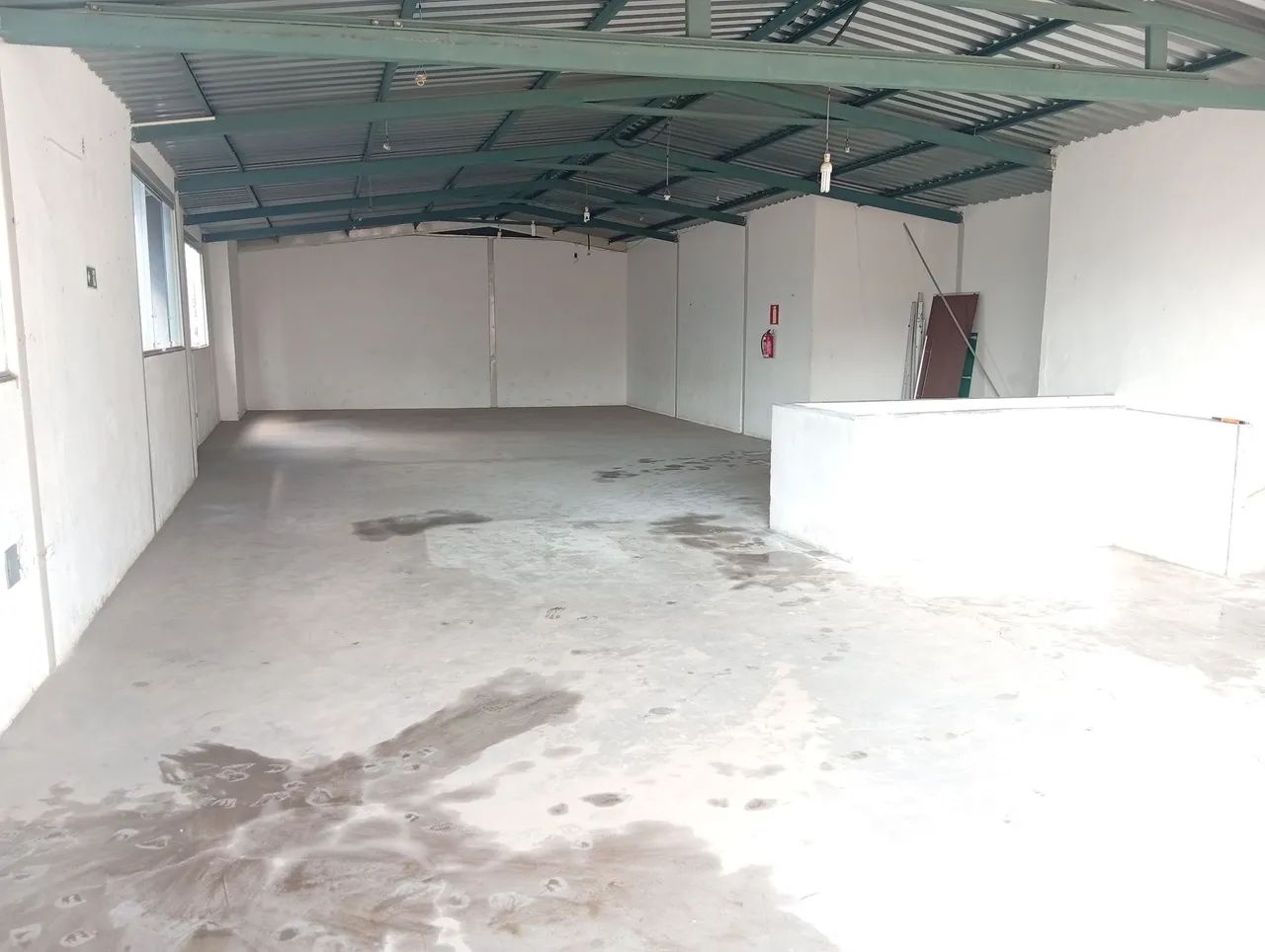 Alugo terraço/Vão livre 150m²