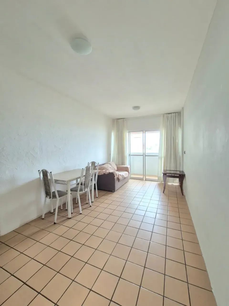 Vendo quarto e sala com varanda a beira mar. Edf. Maison Chateaubriand - Foto 4