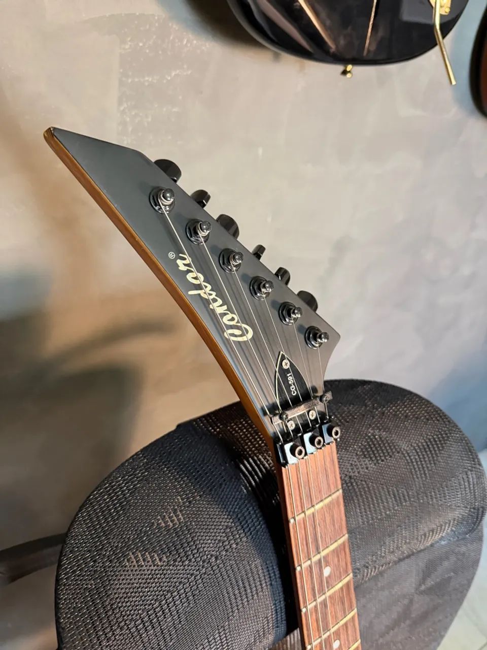 Guitarra condor com Floyd - Foto 3