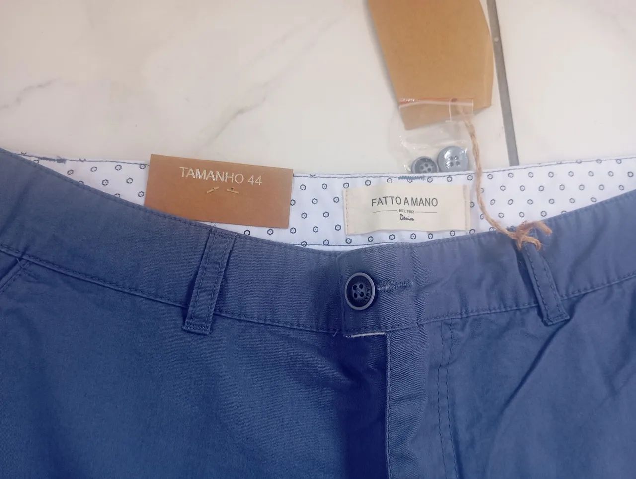 Bermuda sarja  - Foto 3