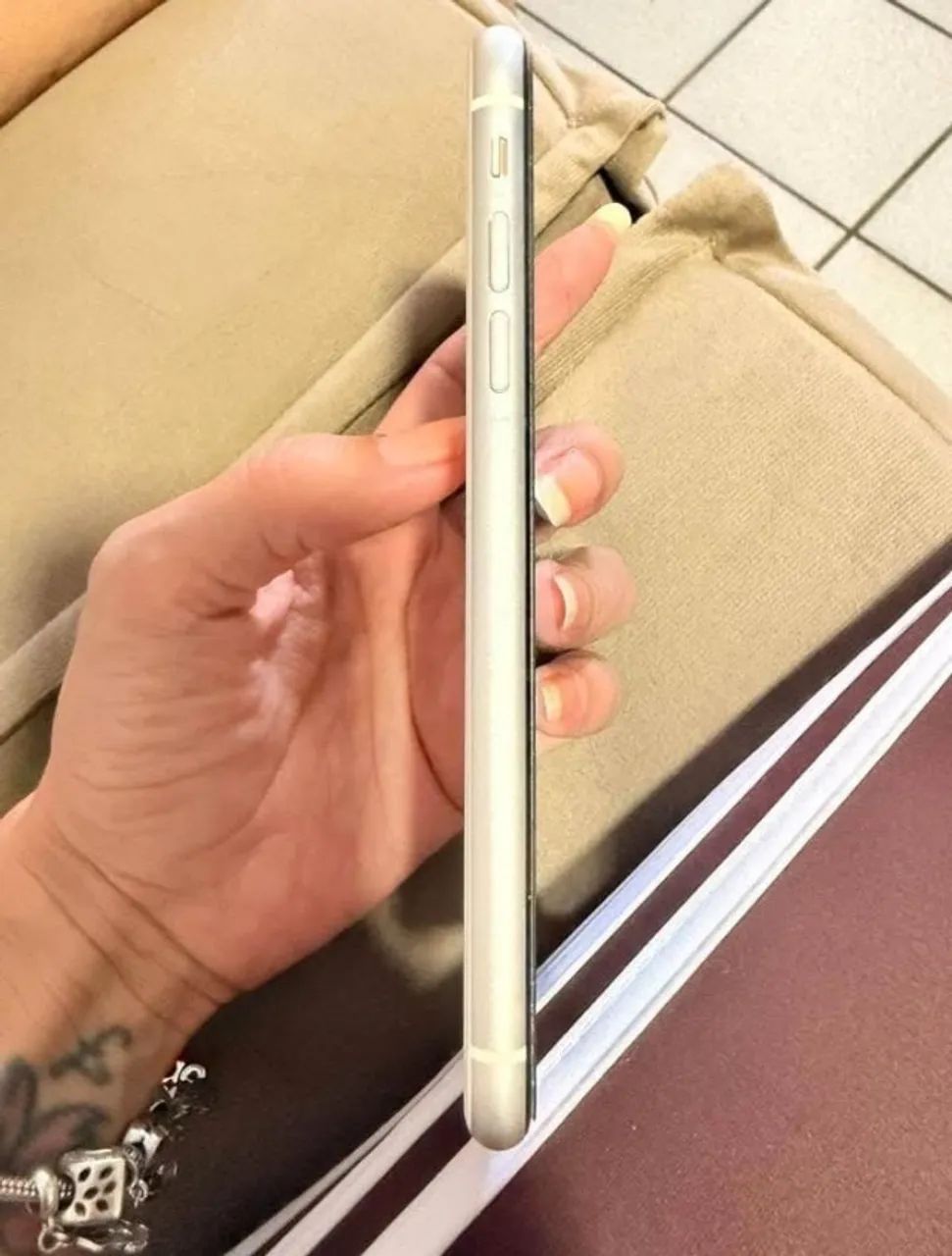 iPhone 11 perfeito na caixa  - Foto 3