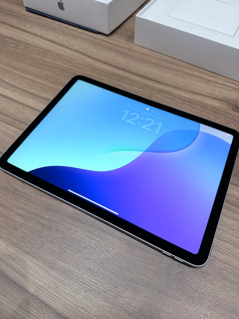 iPad Air 4ª geração, 64GB, cor cinza espacial, modelo Wi-Fi +