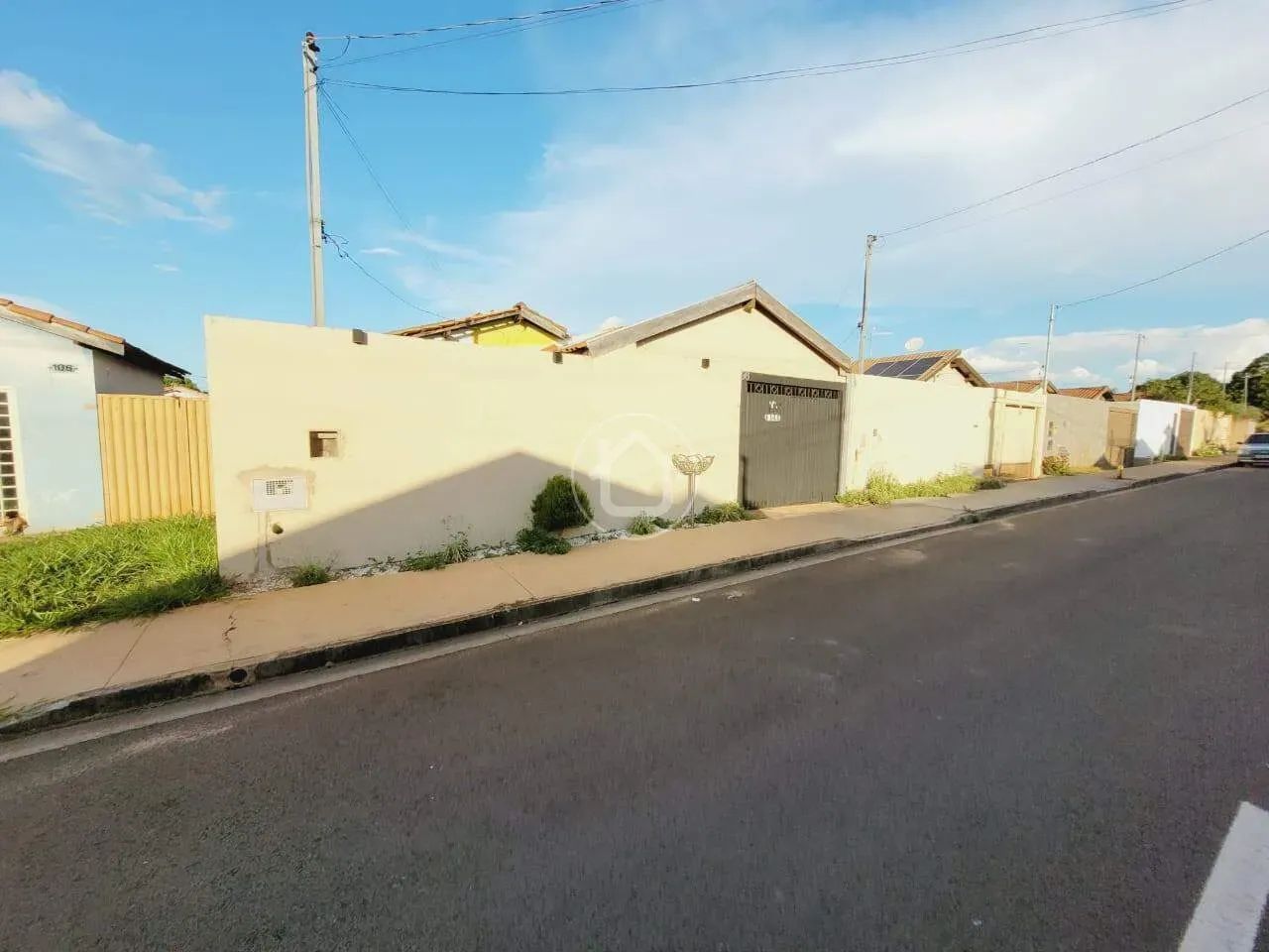 CASA COM 3 QUARTOS SENDO 1 SUÍTE - Foto 2
