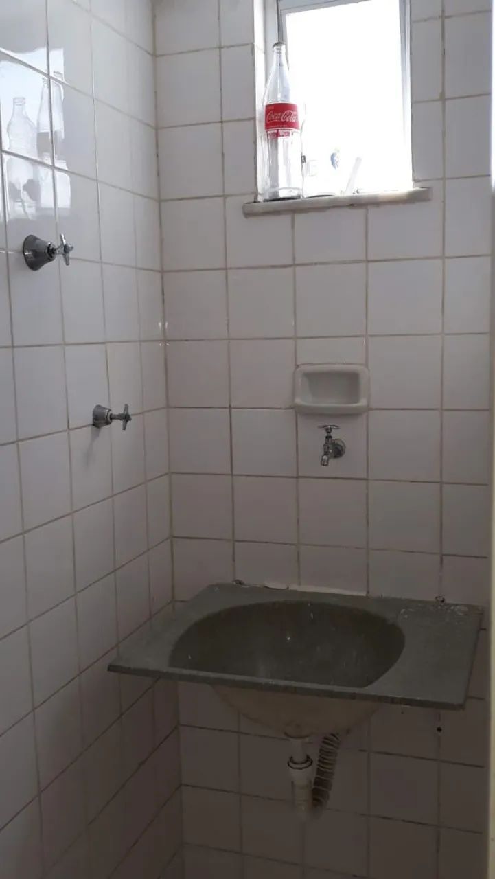 Vendo apartamento com dois quartos com dependência e lavanderia. - Foto 5