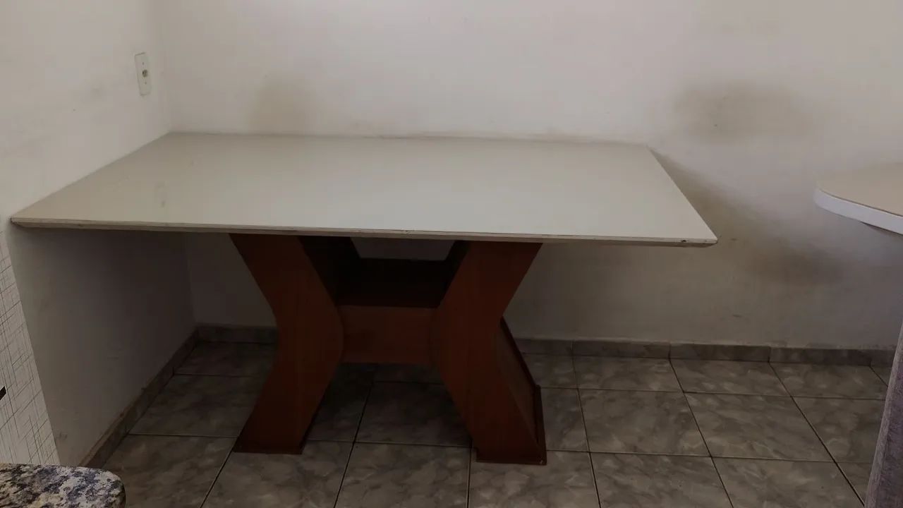 Mesa de jantar sem cadeiras - Foto 3