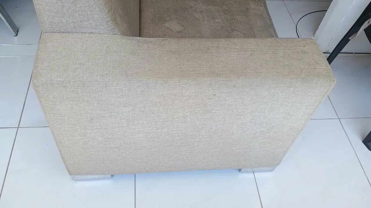 VENDO SOFÁ DE 2 METROS - TECIDO LINHO  - Foto 3