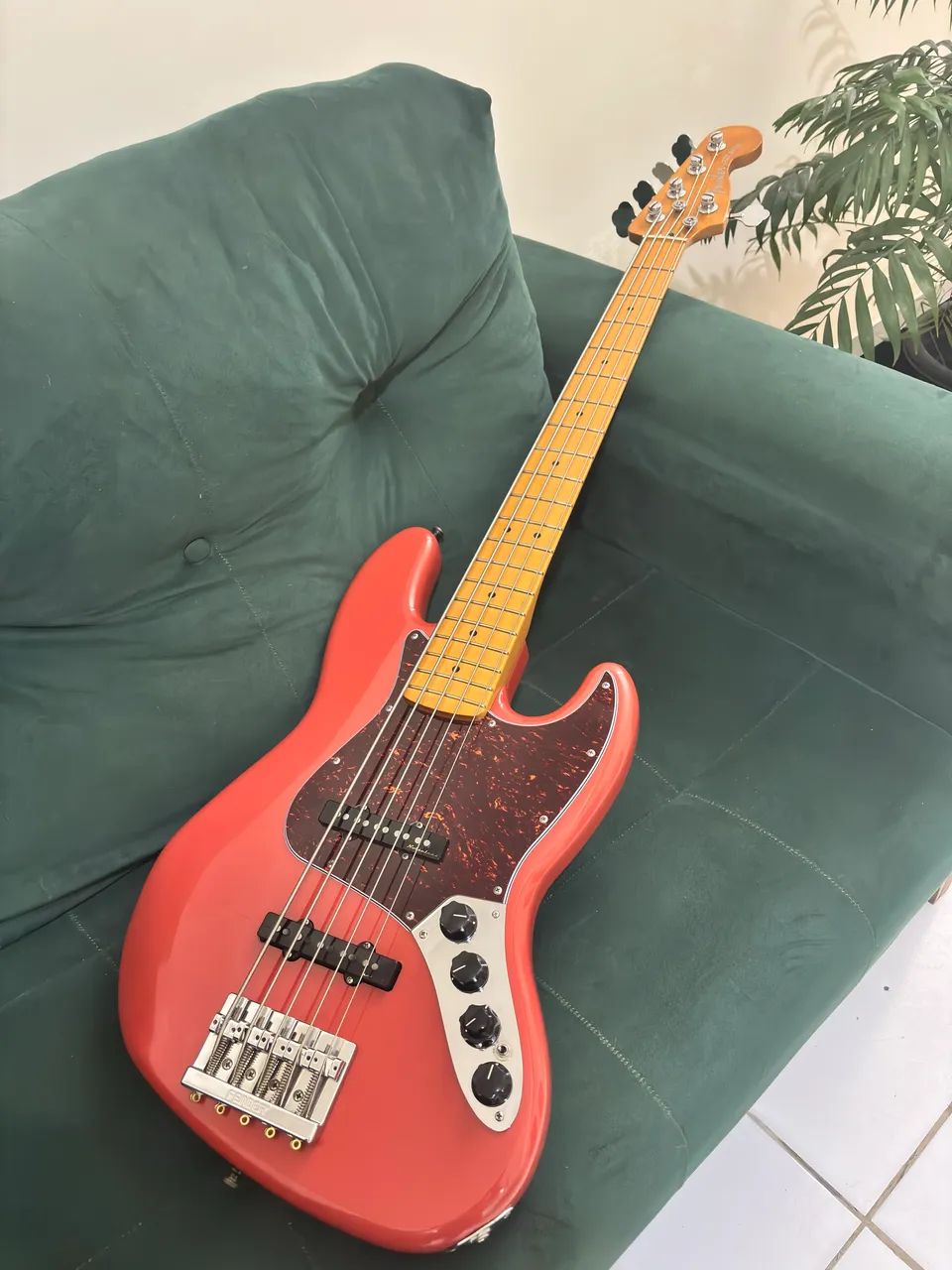 Baixo Fender Player Plus Active Jazzbass