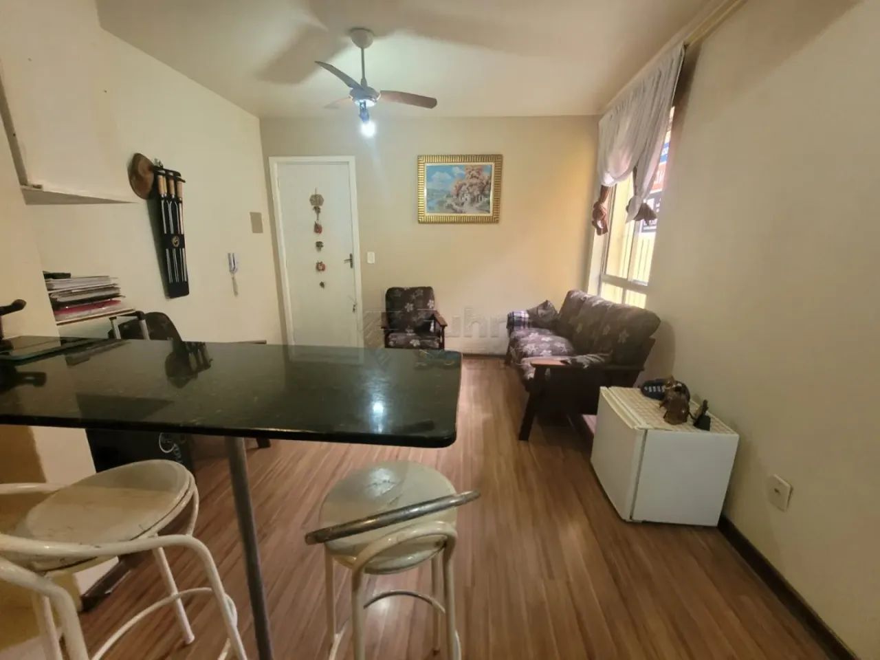 Apartamento de 2 dormitórios com estacionamento próximo a Anhanguera