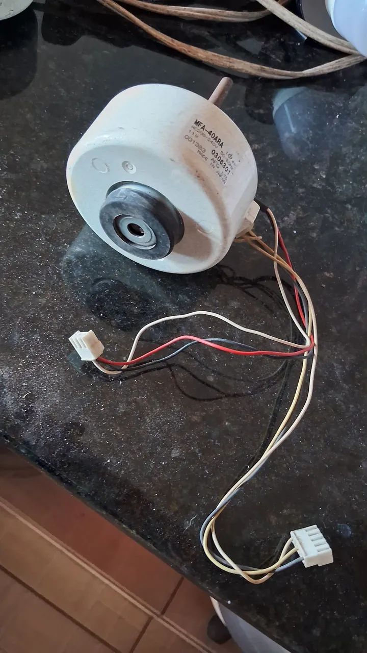 Motor evaporadora Fujitsu modelo MFA-40ARA usado  - Foto 4