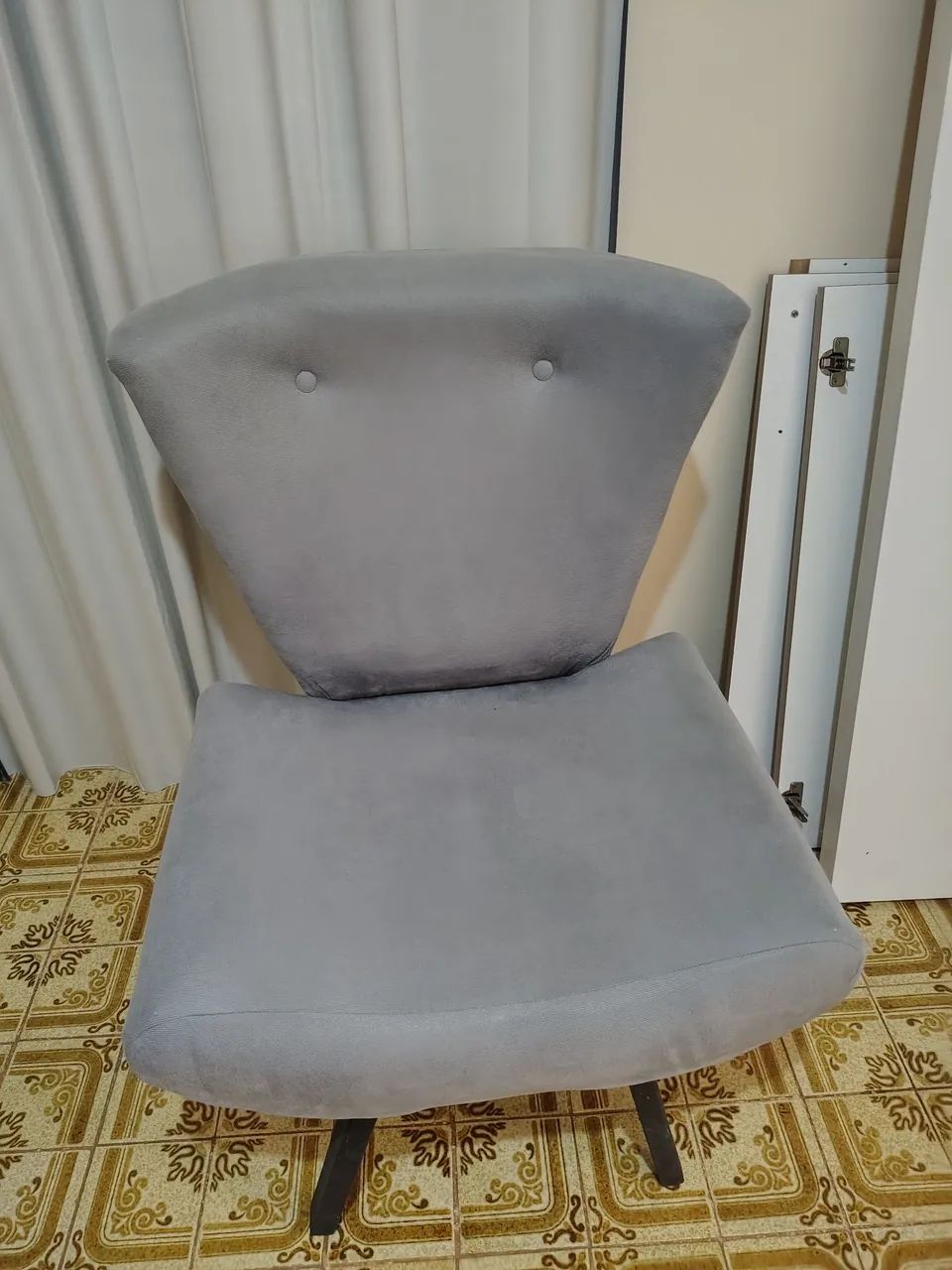 Poltrona cinza decorativa  - Foto 3
