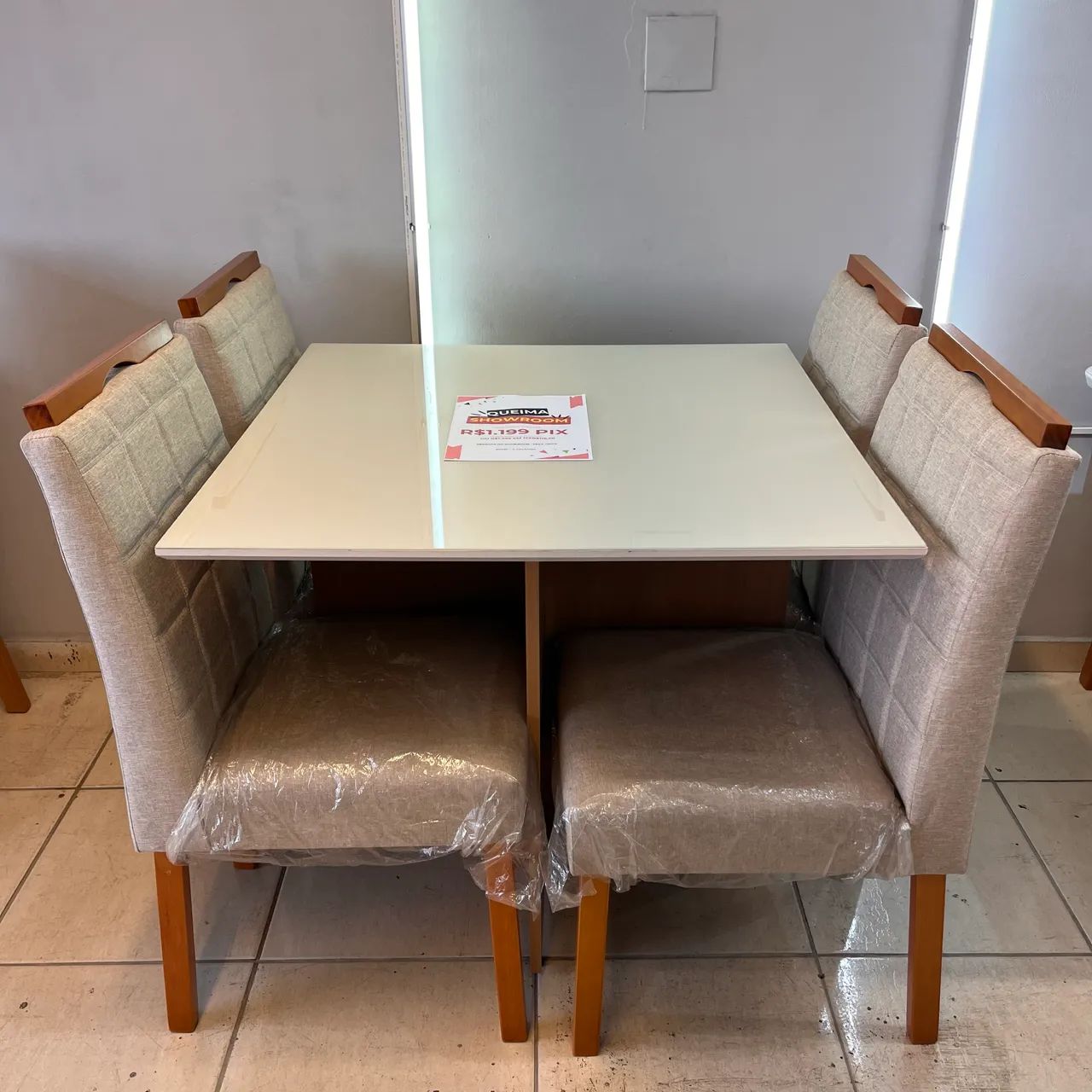 Mesa 90x90 + 4 cadeiras  - Foto 5