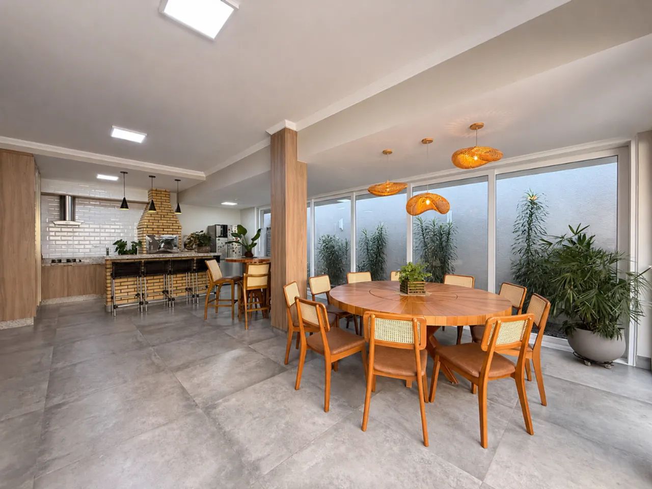Casa à venda em Maringá, Jardim Itália, com 4 quartos, com 256.26 m²