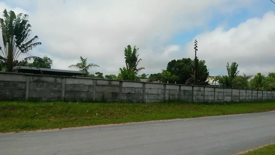 //Alugo Terreno com Galpão na BR 174
