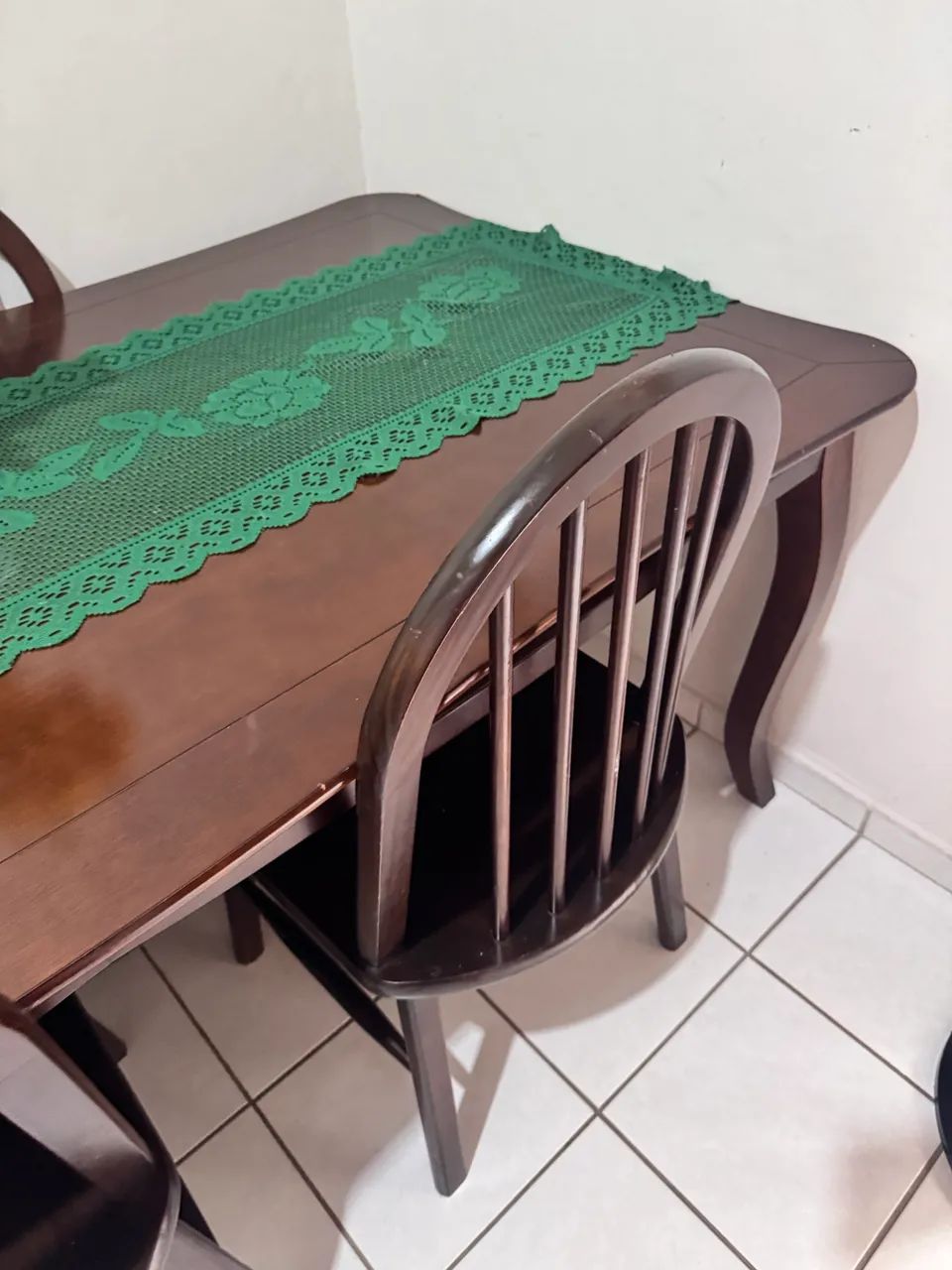 MESA MADEIRA PRA VENDER COMPLETA! . 1.000 com cadeira  - Foto 4