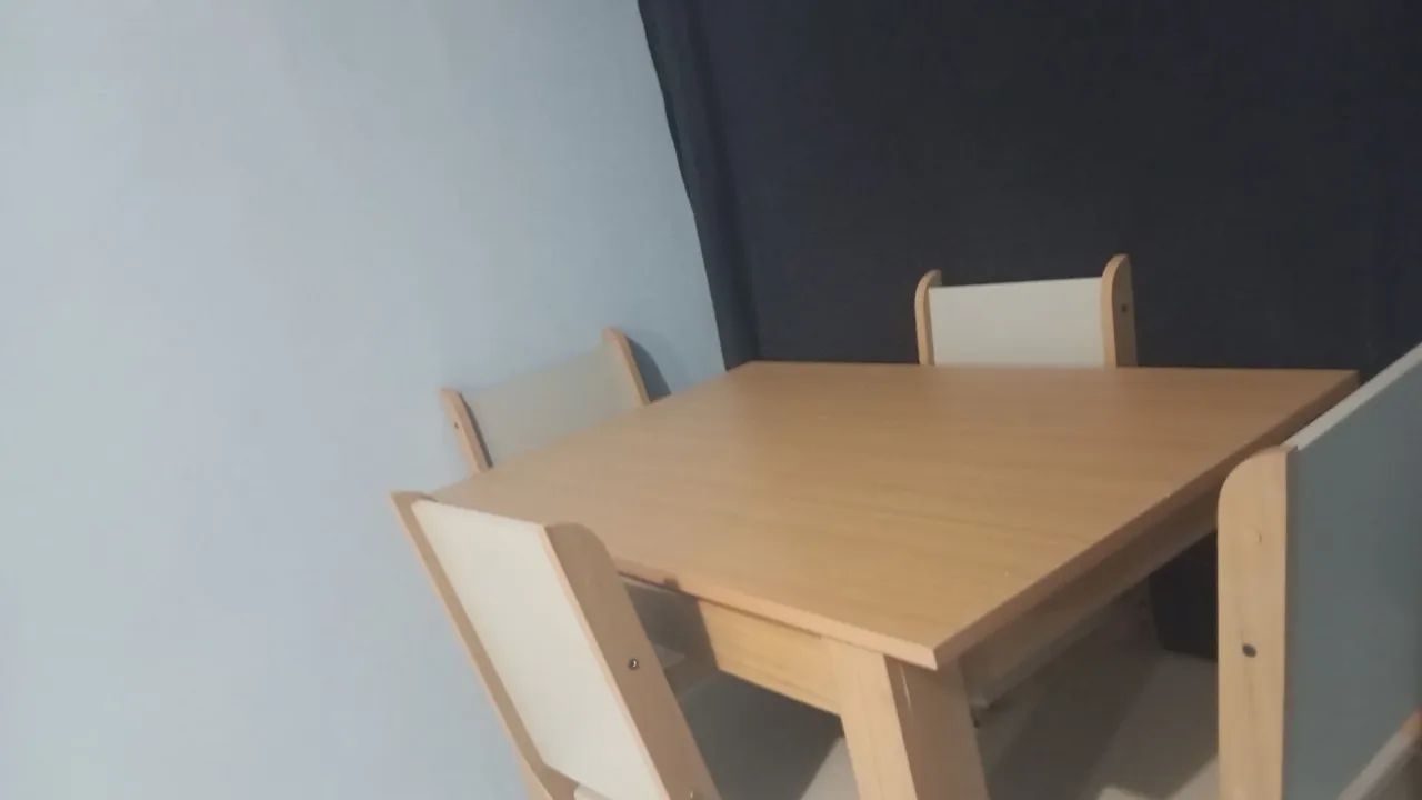 Vendo mesa de madeira